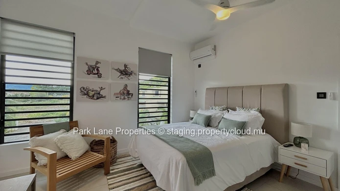 Modern 3-Bed Apartment with Rooftop Terrace and Stunning Sea Views 