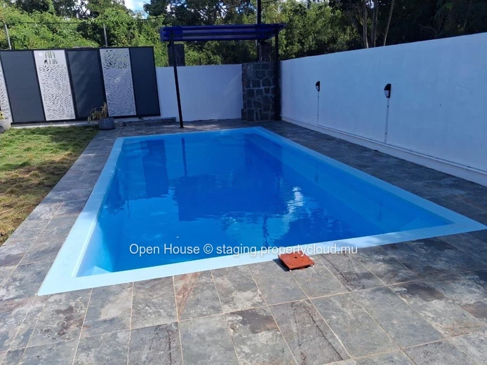 NEW MAURITIAN VILLA, for sale in Calodyne, 210m², 4 bedrooms, private pool, close to the sea, furnished, Rs.