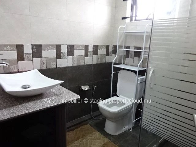 3 bedroom Duplex with common swimming pool and few minutes from Mon Choisy beach