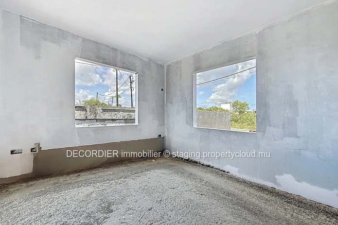 For Sale – Modern House with Swimming Pool