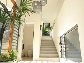 5 Bedroom Villa