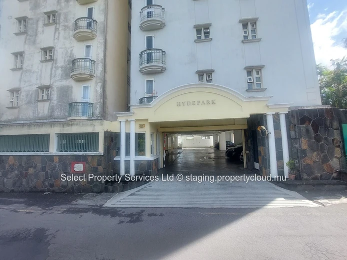 Exclusive Listing – Rs - For sale Spacious Apartment in the Heart of Quatre Bornes