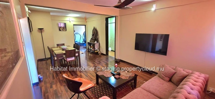 To rent : Unfurnished office space of 110 m², ideally located on the 2nd floor (without elevator) of a building in th...