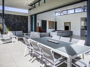 5 Bedroom Villa