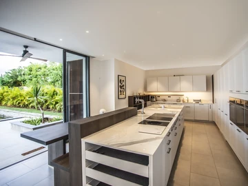 5 Bedroom Villa