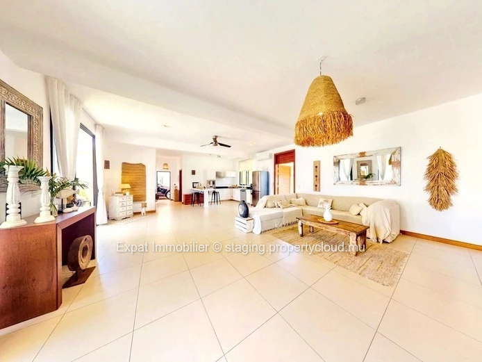 Exceptional Villa Accessible to Foreigners with Residence Permits in Grand Baie