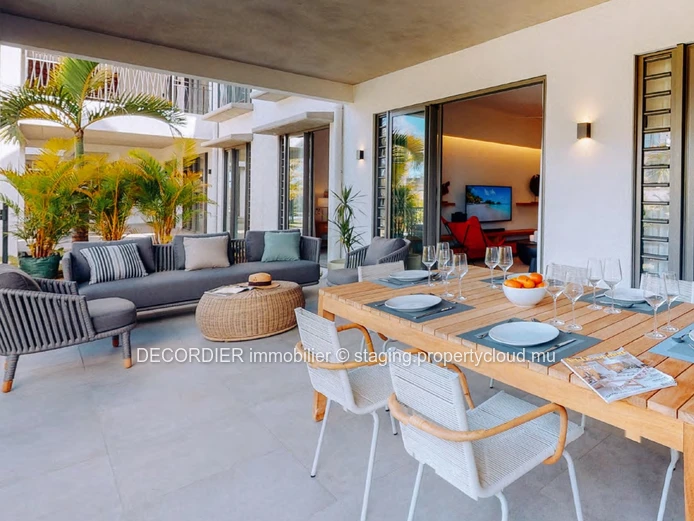 High standing apartments in a secure residence.