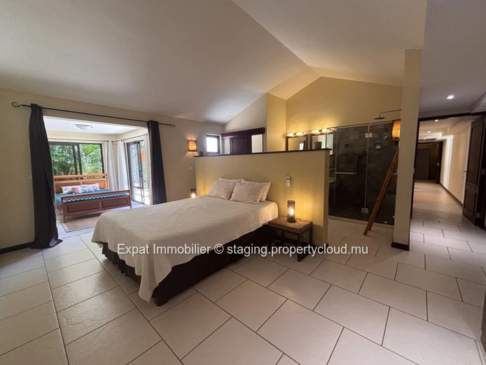Stunning Villa With Tree-Lined Garden, Slate Swimming Pool And Outbuilding In Péreybère