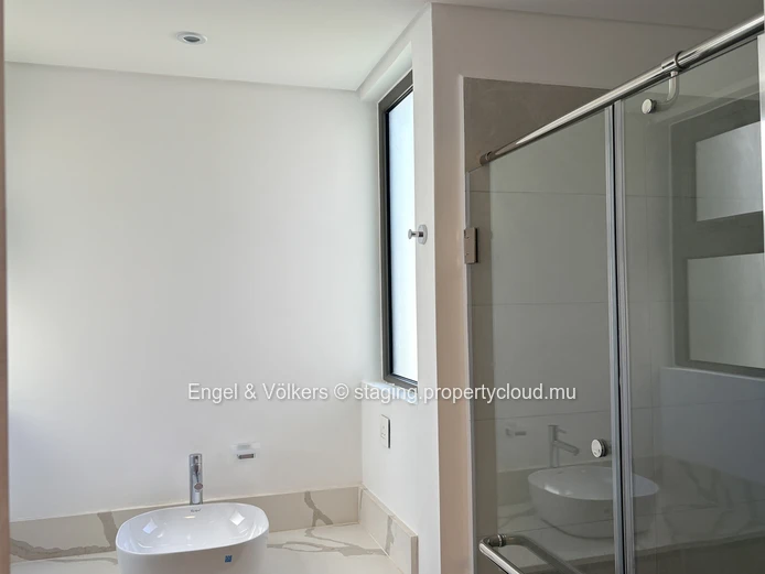FOR RENT - Unfurnished 4-bedroom villa in Tamarin