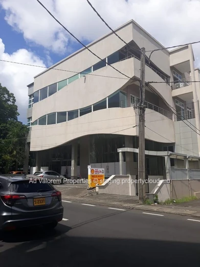 Espace Commercial/Bureau/Call Center a louer – Belle Rose