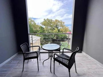 5 Bedroom Apartment
