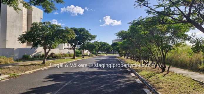 FOR RENT : 3 Bedroom apartment with rooftop in Flic en Flac