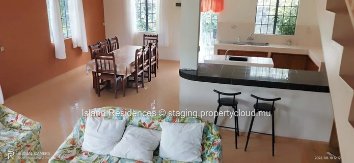 Cottage -  large furnished family house with 4 bedrooms, set in a tropical garden and close to Ecole du Nord/Northfield