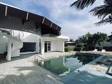 4 Bedroom Villa