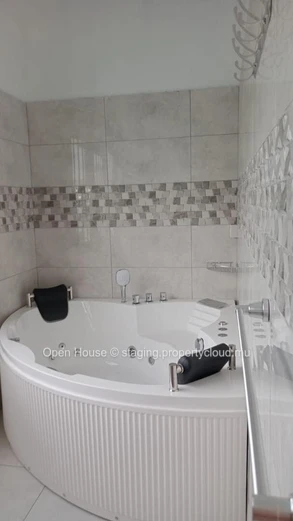 NEW MAURITIAN VILLA, for sale in Calodyne, 210m², 4 bedrooms, private pool, close to the sea, furnished, Rs.