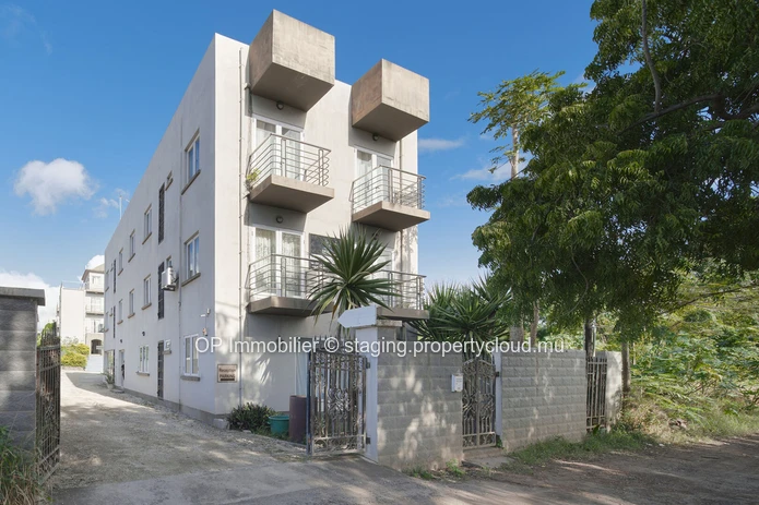 Apartment building for sale