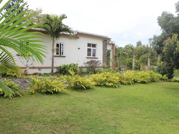 5 Bedroom Villa
