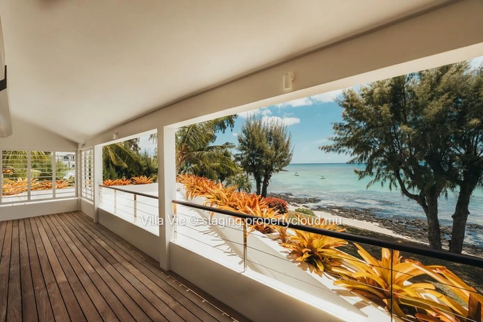 Péreybère - Villa idyllique de 3 chambres en-suite pieds dans l'eau