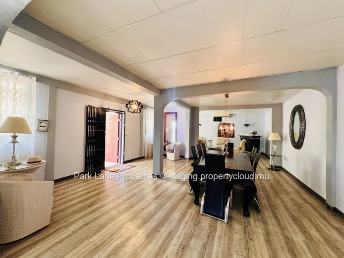 Maison familale agréable avec terrasse spacieuse et jaccuzzi