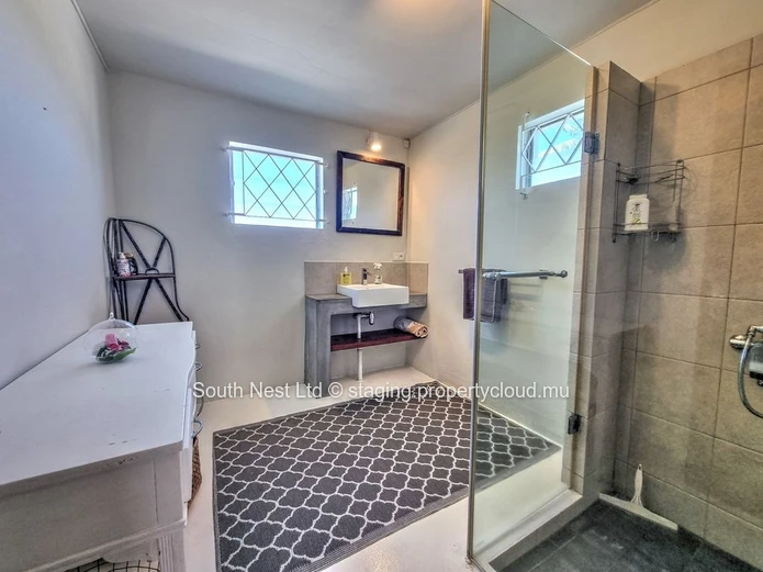  Beautiful House Off the Beaten Track! with 3 Bed,