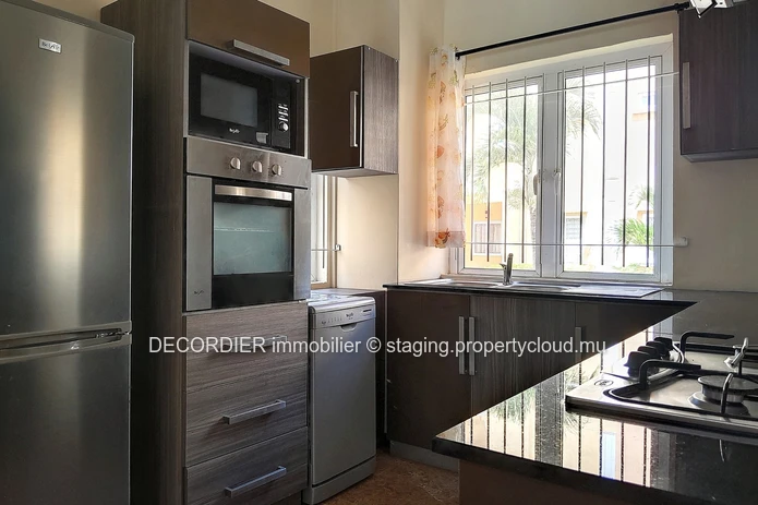 Triplex in a 24/7 secure residence with shared swimming pool