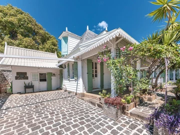 2 Bedroom Commercial Property
