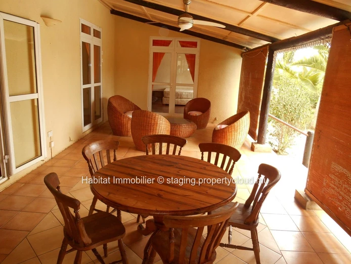 A VENDRE - Belle maison de 400 m2 à Albion. 