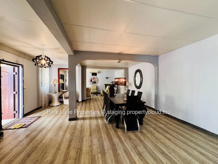 Maison familale agréable avec terrasse spacieuse et jaccuzzi
