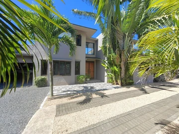 4 Bedroom Villa