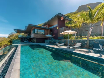 5 Bedroom Villa
