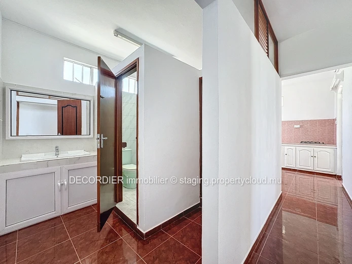 Maison spacieuse de 300 m² dans un quartier calme