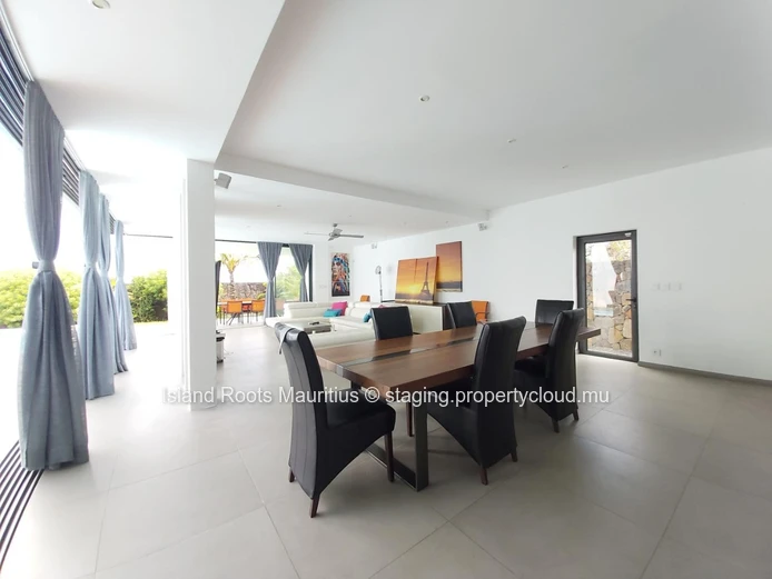 Luxury villa  located in a gated residence for sale !