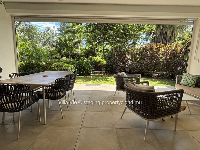 Pointe aux Canonniers - Beautiful 3-bedroom apartment on the ground floor