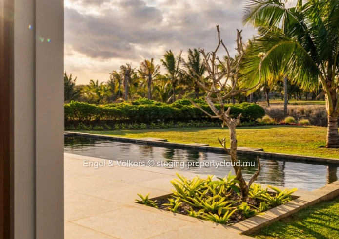 Exclusive 5-Bedroom Fairway Villa in Prime Position