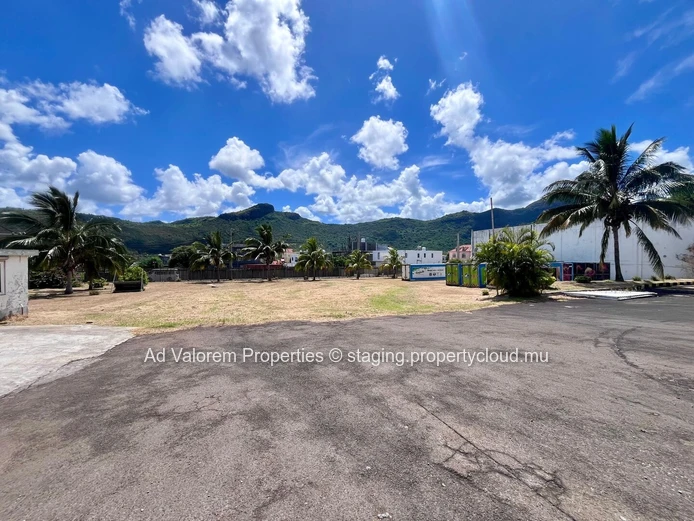 Commercial Land with Industrial Buildings for Sale – Pailles