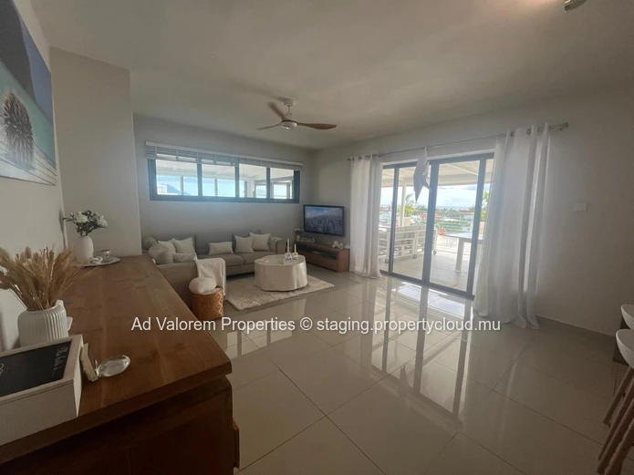 Stunning Furnished Penthouse for Rent in Black River – 150 m² (Sole Mandate)