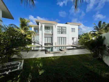 4 Bedroom Villa