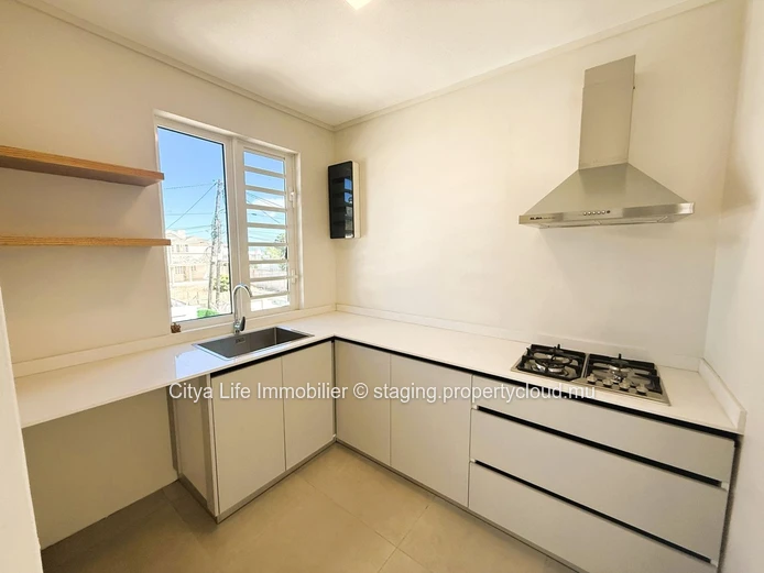 Maison Spacieuse Rénovée à Vendre à Rose-Hill – Idéale pour Investissement ou Résidence Familiale