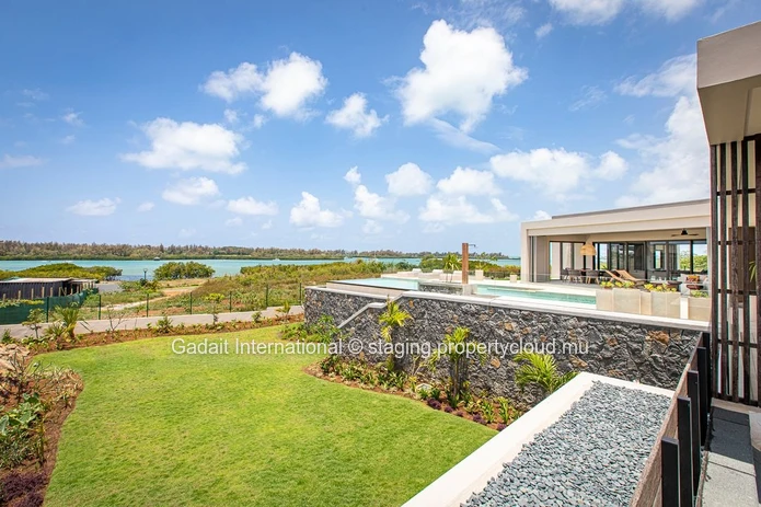 For sale a master villa on the water in Mauritius