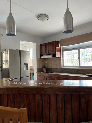 Spacious 4-Bedroom Family Home with Pool – 500 m from the Beach | For Rent