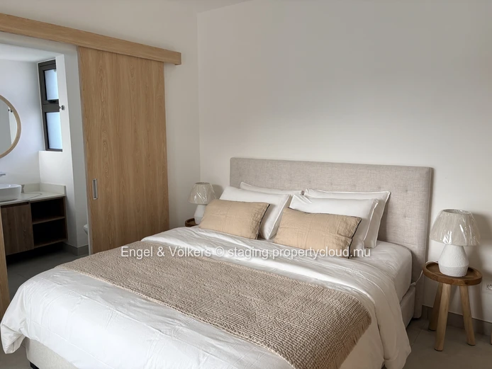 FOR RENT - 4-bedroom villa in Tamarin