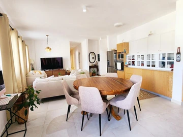 4 Bedroom Apartment