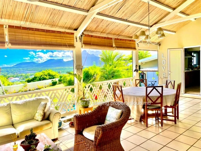 4 Bedroom villa - For sale - Tamarin