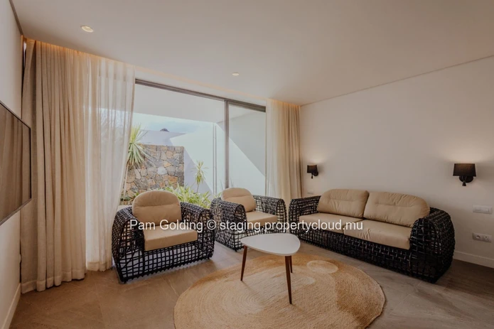 Vivez l'expérience d'être propriétaire de votre propre maison avec vue sur la mer. (Mandat exclusif)