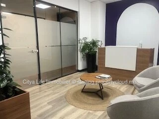 Bureaux à louer à Ebène – 170 m² lumineux et bien situés