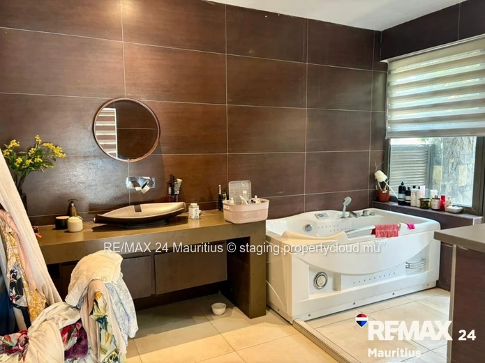 Modern & Lage Modern Home for Rent