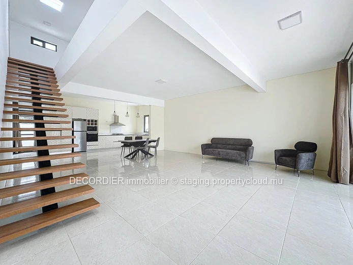New and cozy duplex nestled 10 minutes walk from the beach