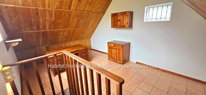 A VENDRE - Belle maison non meublée de 371 m2 sur un terrain de 286 toises à Floréal