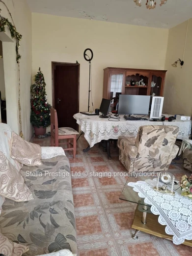 Four Bedroom House in Eau Coulée, Curepipe Area | Close to Schools, Hospitals, and Amenities | Rs 4.4M"