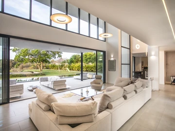 5 Bedroom Villa